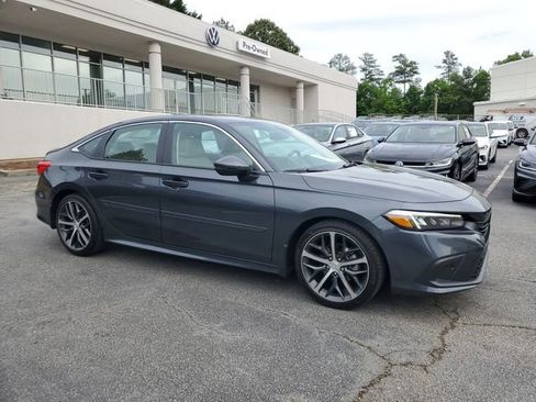 Used 2024 Honda Civic Touring image 3