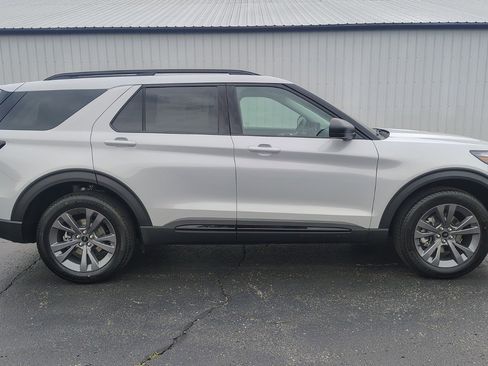 New 2026 Ford Explorer Active w/ Active Comfort Package AWD/4WD image 1