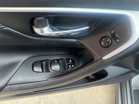 Used 2017 Nissan Altima 2.5 SR w/ Midnight Edition Package FWD image 13