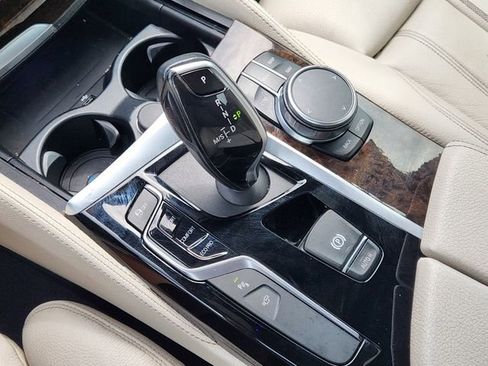 Used 2020 BMW 530i w/ Premium Package RWD image 21