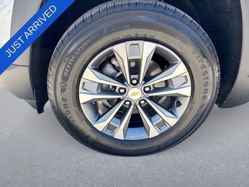 New 2026 Chevrolet Equinox LT w/ Convenience Package II FWD image 10