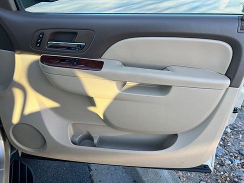 Used 2013 Chevrolet Suburban LTZ image 28