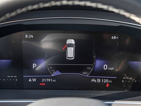 Used 2023 Volkswagen Tiguan SE w/ Panoramic Sunroof Package FWD image 26
