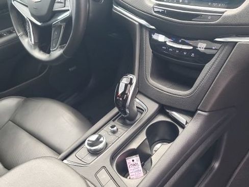 Used 2022 Cadillac XT5 Premium Luxury w/ Technology Package AWD/4WD image 7