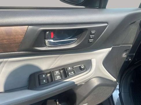 Used 2019 Subaru Outback 2.5i Limited AWD/4WD image 6