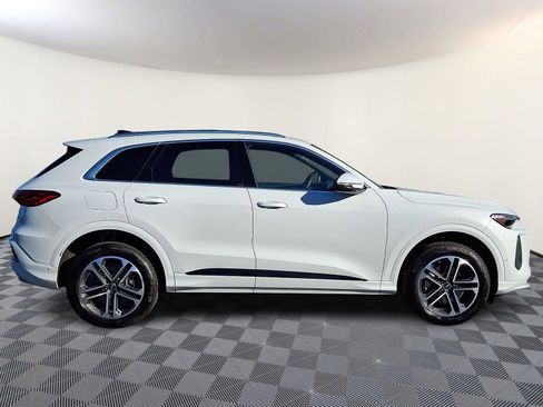 Used 2025 Audi Q5 Premium Plus w/ Premium Plus AWD/4WD image 7