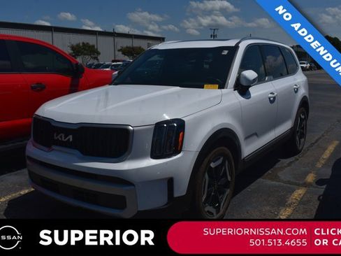 Used 2024 Kia Telluride EX w/ EX Captain's Chair Package AWD/4WD image 1