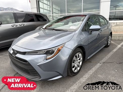 Used 2025 Toyota Corolla LE FWD image 12