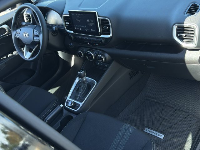 Used 2026 Hyundai Venue SEL FWD image 35