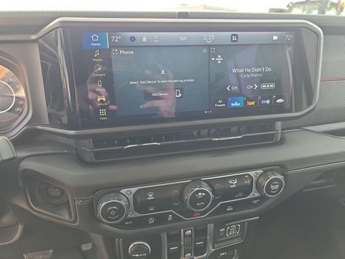 Used 2024 Jeep Wrangler Unlimited Rubicon image 22