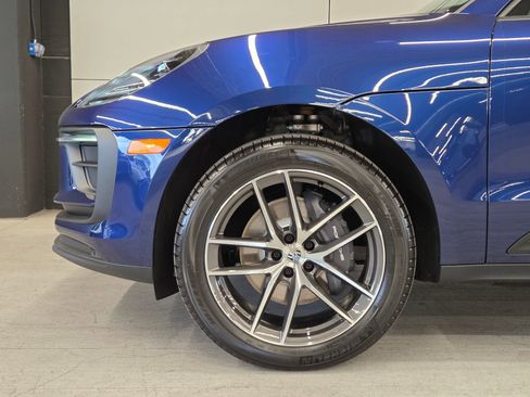 New 2026 Porsche Macan Base image 9