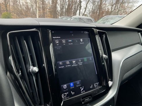 Used 2019 Volvo XC60 T6 Momentum w/ Premium Package image 19