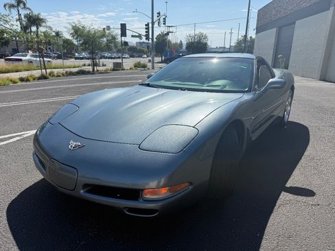 Used 2003 Chevrolet Corvette Coupe w/ Preferred Equipment Group RWD image 3