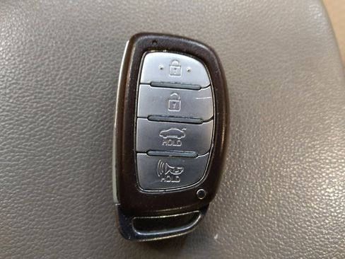 Used 2020 Hyundai Elantra Value Edition FWD image 32