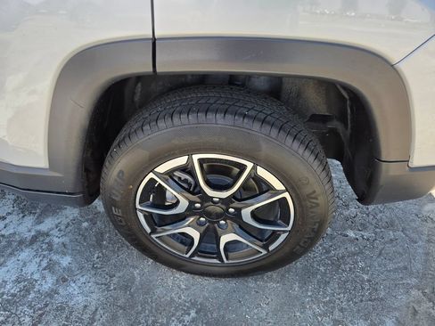 Used 2024 Jeep Compass Trailhawk AWD/4WD image 20