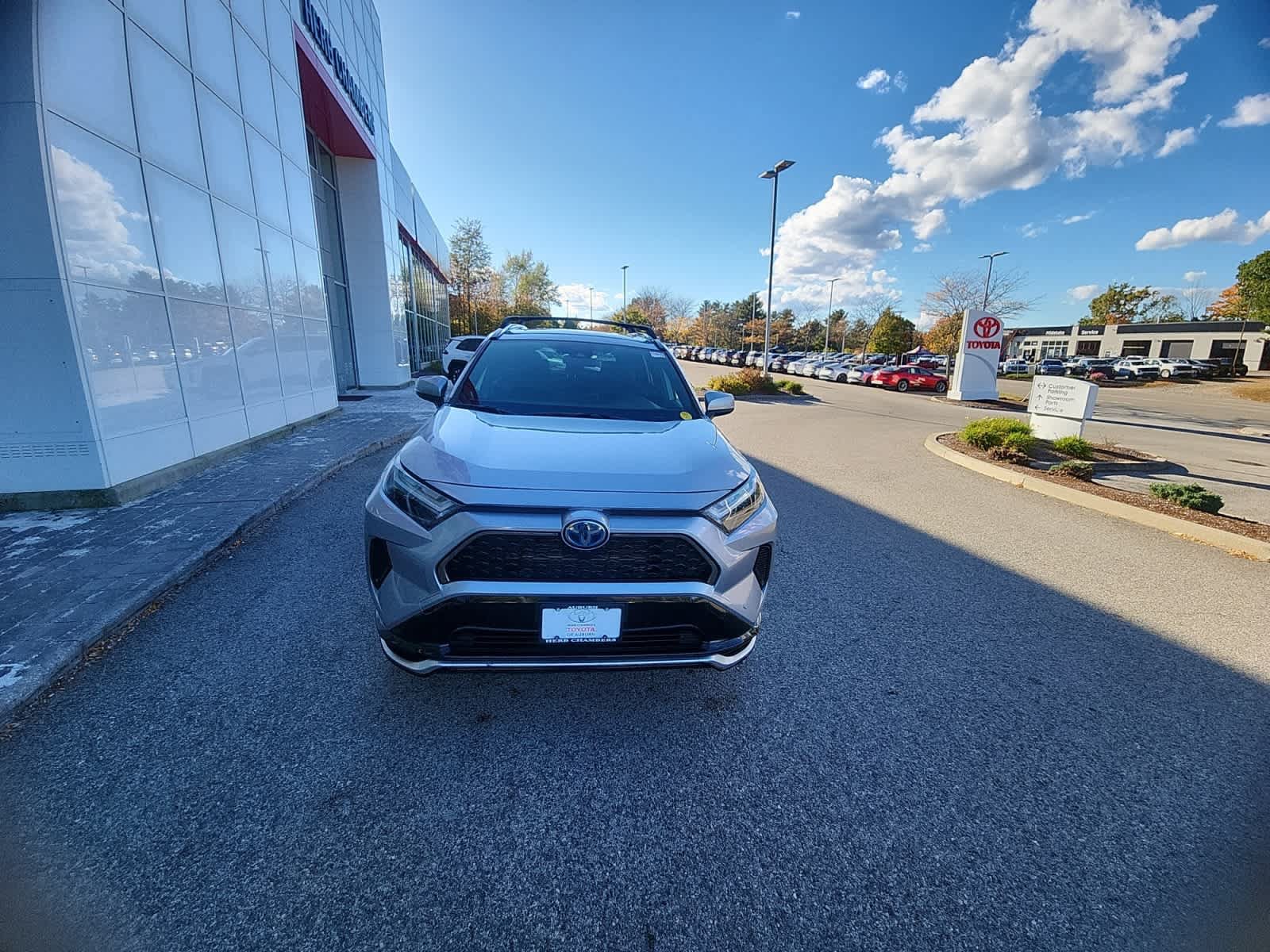 Used 2022 Toyota RAV4 SE w/ Weather & Moonroof Package AWD/4WD image 23