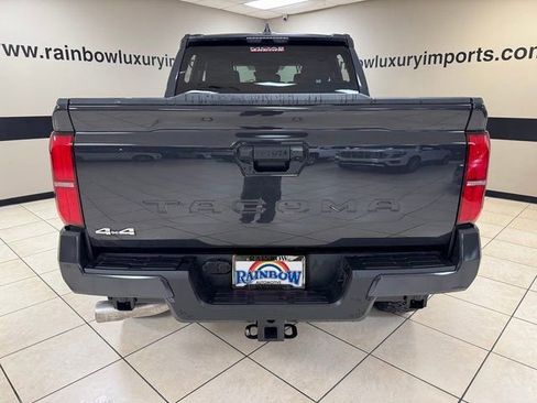 Used 2025 Toyota Tacoma SR5 image 5