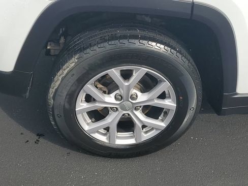Used 2022 Jeep Grand Cherokee Limited w/ Trailer Tow Prep Group (B) AWD/4WD image 5