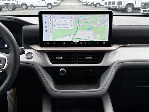 New 2026 Ford Explorer Active RWD image 18