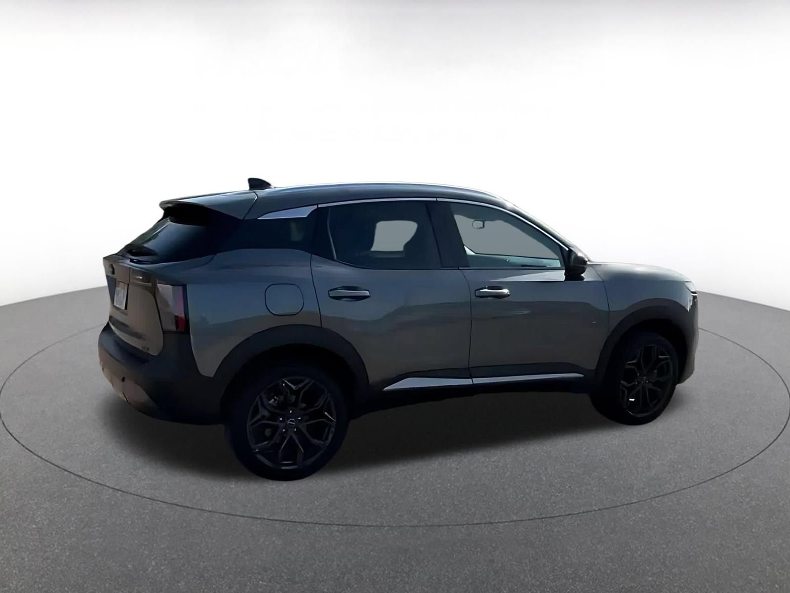 Used 2026 Nissan Kicks SR FWD image 14