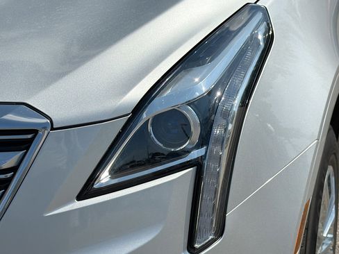 Used 2018 Cadillac XT5 Luxury w/ Driver Awareness Package image 9