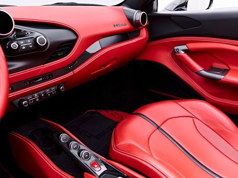 Used 2022 Ferrari F8 Tributo RWD image 69