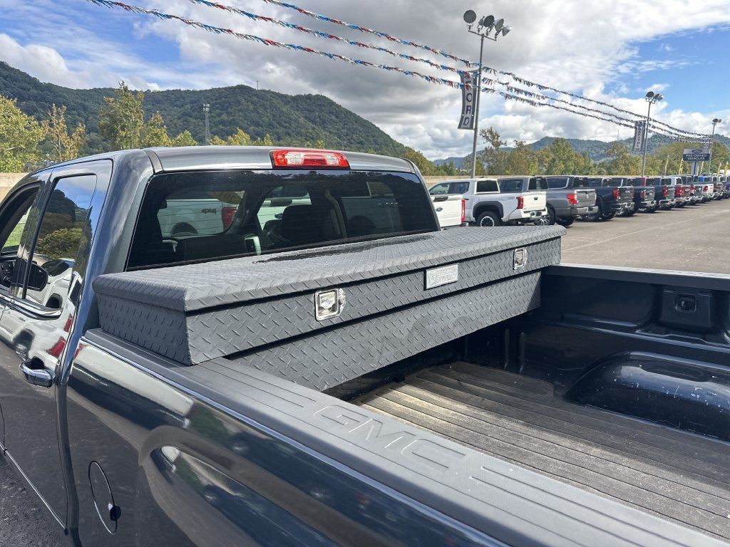 Used 2019 GMC Sierra 1500 SLE w/ SLE Value Package AWD/4WD image 8