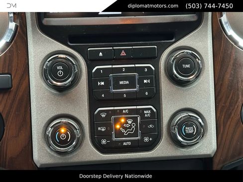 Used 2016 Ford F250 Lariat w/ Lariat Interior Package image 33