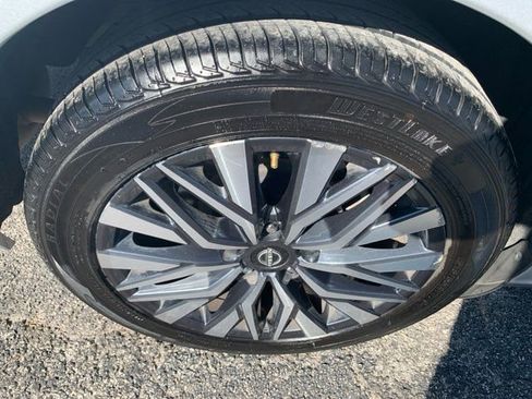 Used 2023 Nissan Altima 2.5 SV image 9