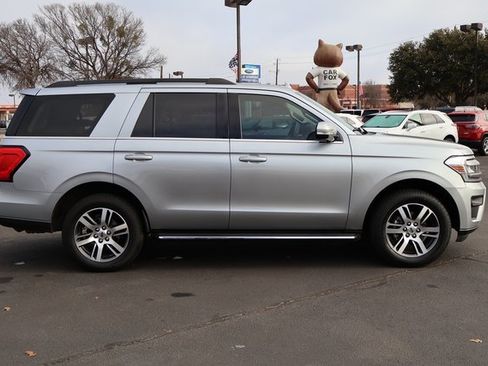 Certified 2023 Ford Expedition XLT image 12
