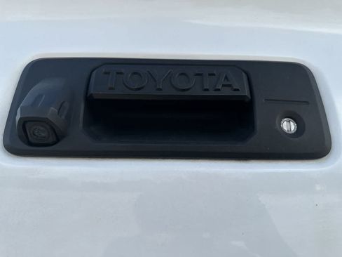 Used 2019 Toyota Tacoma SR5 RWD image 12
