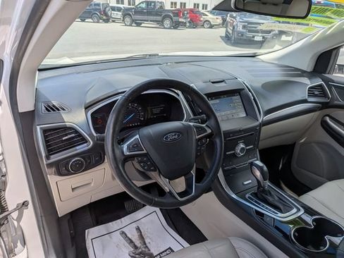 Used 2017 Ford Edge Titanium w/ Equipment Group 302A AWD/4WD image 8