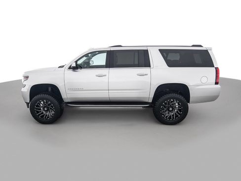 Used 2016 Chevrolet Suburban LTZ image 8
