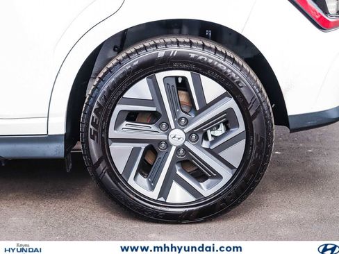 Certified 2023 Hyundai Kona SE FWD image 9