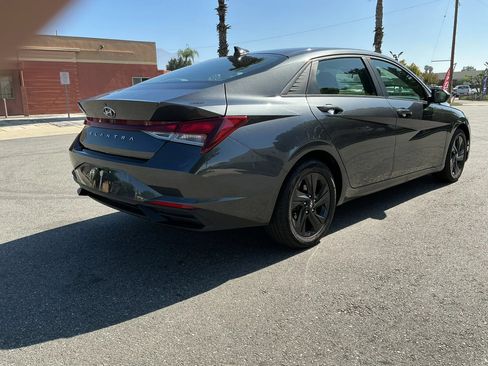 Used 2021 Hyundai Elantra SEL w/ Cargo Package FWD image 6