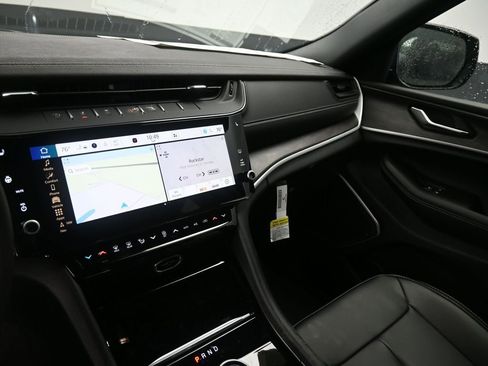 New 2026 Jeep Grand Cherokee Limited w/ Limited Altitude Package image 16