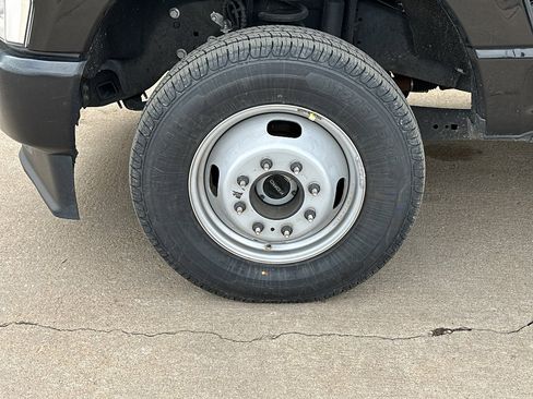 Used 2024 Ford F350 XL image 3