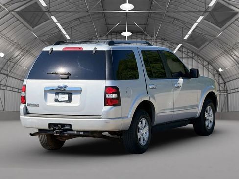 Used 2009 Ford Explorer XLT RWD image 9