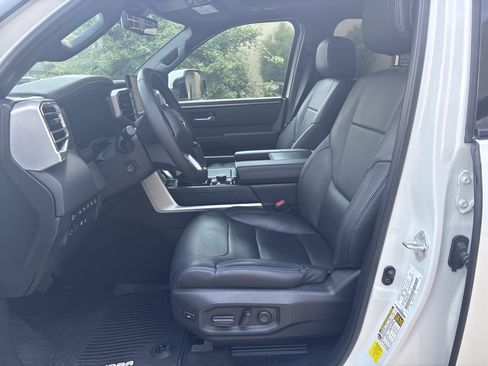 Used 2023 Toyota Tundra Platinum AWD/4WD image 16