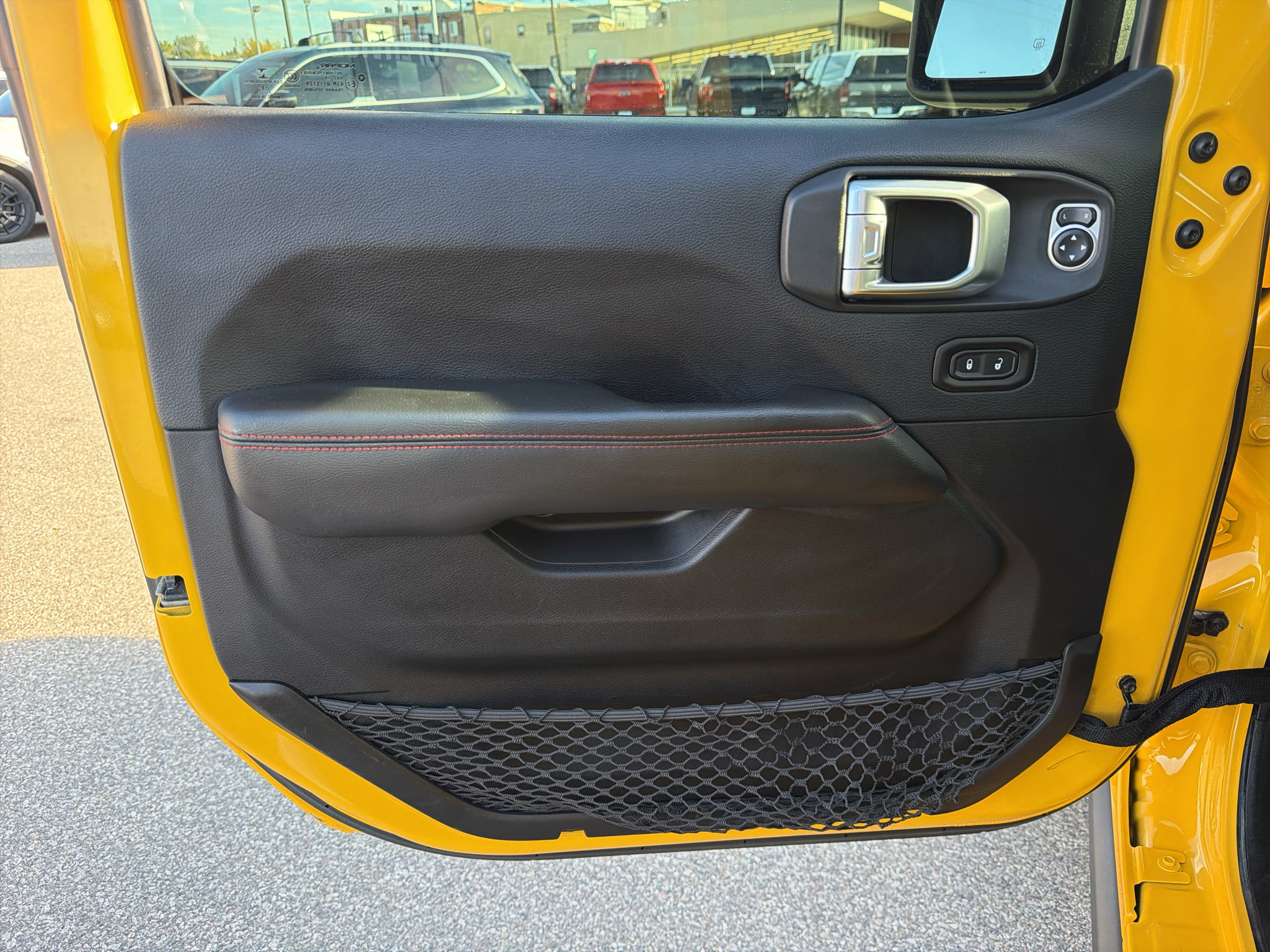 Used 2019 Jeep Wrangler Unlimited Rubicon w/ Dual Top Group AWD/4WD image 13