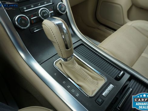 Used 2010 Lincoln MKS AWD image 32