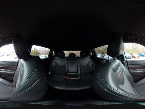 Used 2025 Jeep Compass Trailhawk image 38