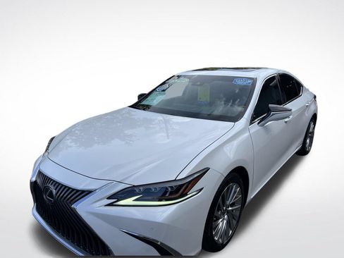 Used 2019 Lexus ES 300h Ultra Luxury w/ Accessory Package 2 FWD image 5