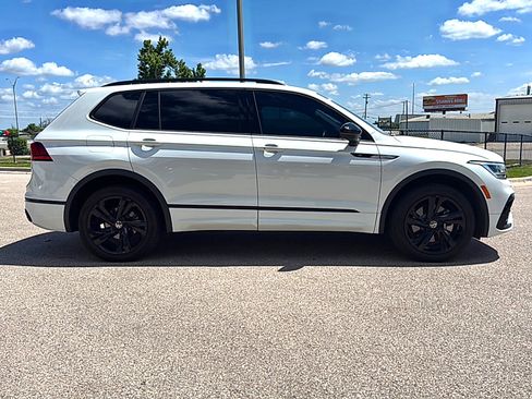 Used 2023 Volkswagen Tiguan SE R-Line FWD image 5