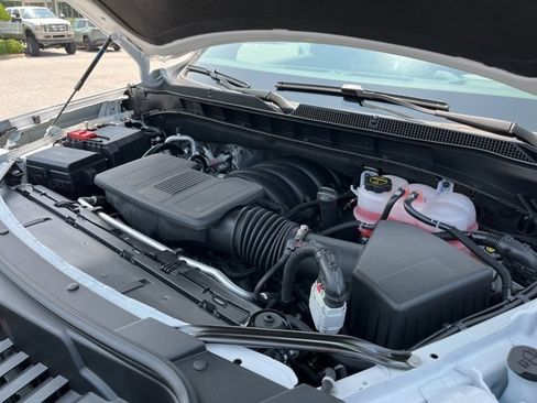 New 2025 Chevrolet Suburban Premier image 40