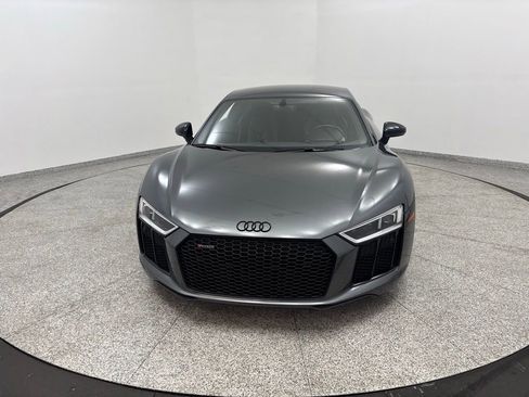 Used 2018 Audi R8 V10 w/ Premium Package image 2