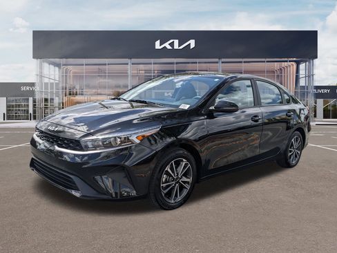 Certified 2023 Kia Forte LXS w/ LXS Technology Package image 6