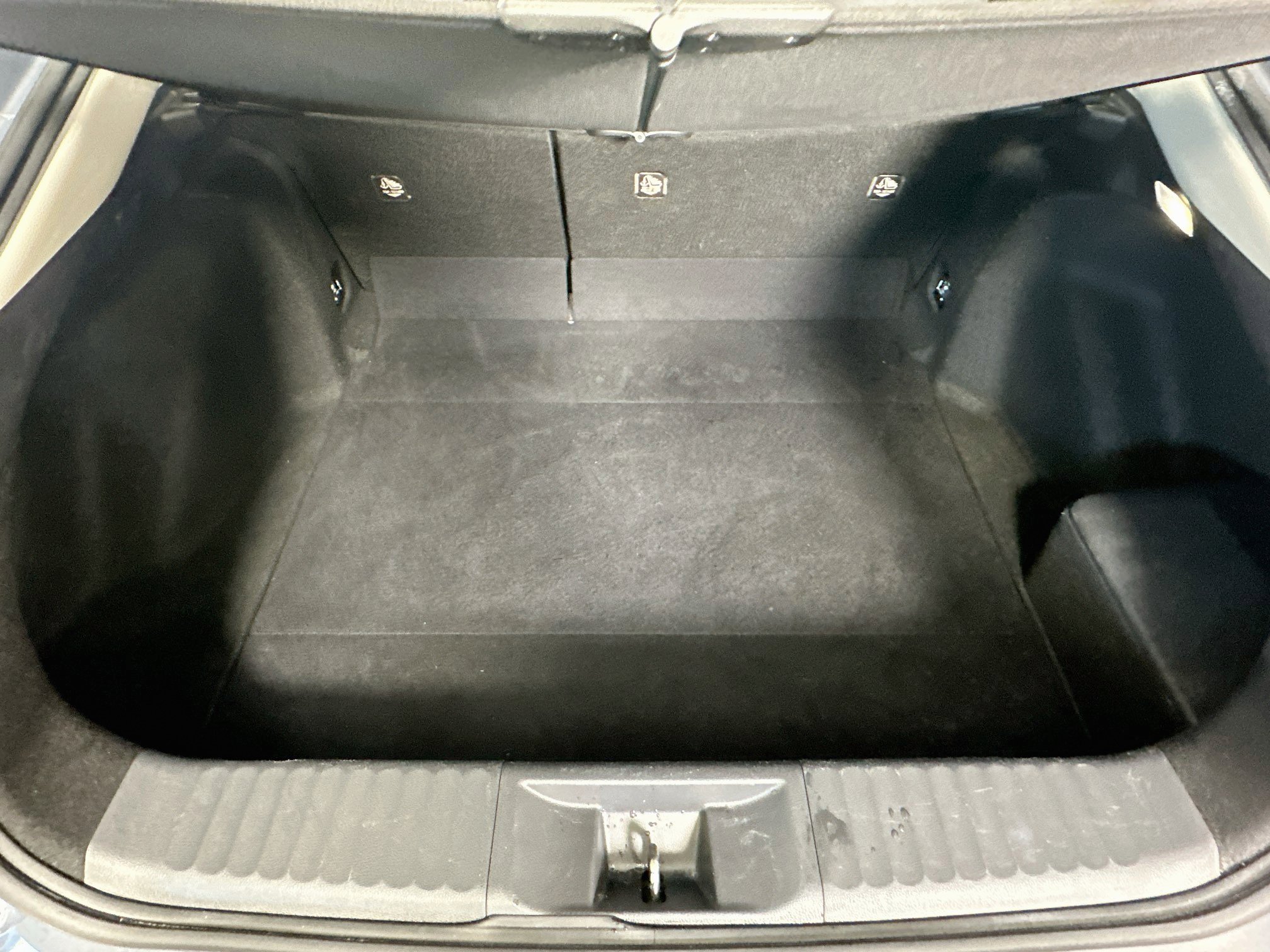 Used 2025 Toyota Prius LE FWD image 28