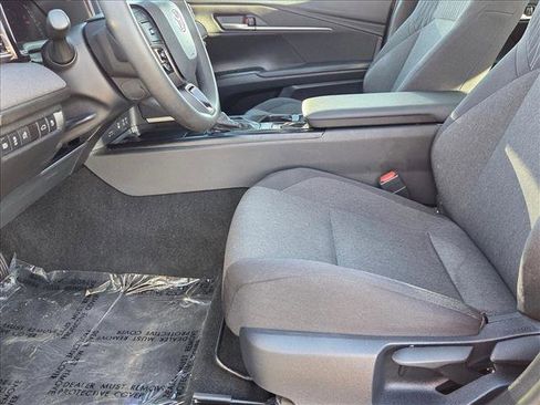 Used 2025 Toyota Camry LE image 29