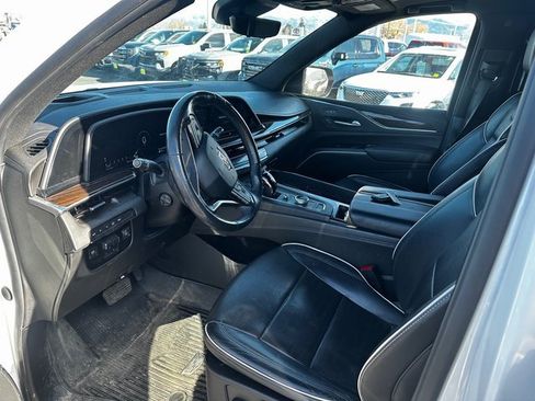 Used 2023 Cadillac Escalade ESV Premium Luxury w/ Performance Package image 5